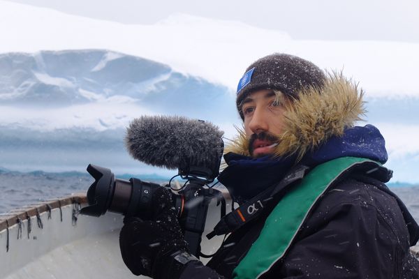 Romain Assié-Rio, aventurier et réalisateur, s'est rendu en Antarctique au cours d'un voyage de 6 mois.