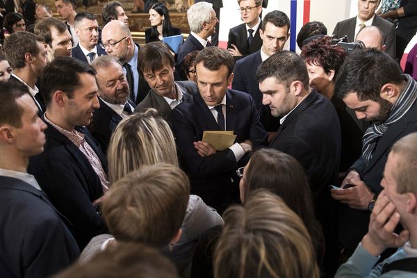 Emmanuel Macron a reçu ce matin à l'Elysée plusieurs centaines de jeunes agriculteurs. Sans tous les convaincre. 