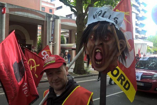 Un millier de manifestants à Lille, 300 à Valenciennes pour le retrait de la loi El Khomri