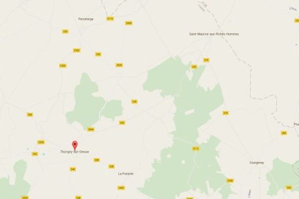 L'accident s'est produit sur la D25 entre Thorigny-sur-Oreuse et Saint-Maurice-aux-Riches-Hommes, dans l'Yonne, vendredi 2 octobre 2015.