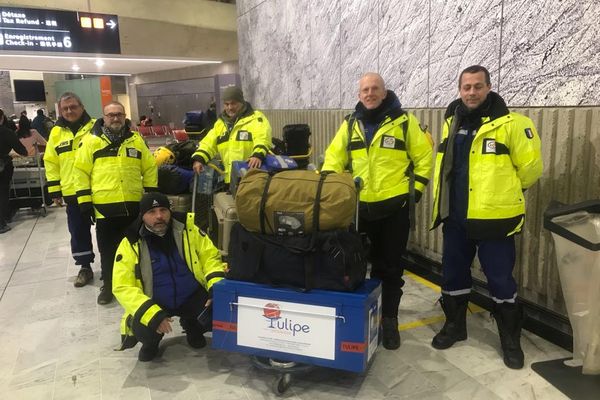 L’équipe d’Eric Zipper, du Corps Mondial de Secours, a décollé de Roissy en direction de la Turquie, ce mardi matin 7 février.