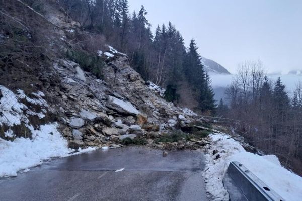 L'éboulement s'est produit en fin de matinée ce jeudi 9 janvier.