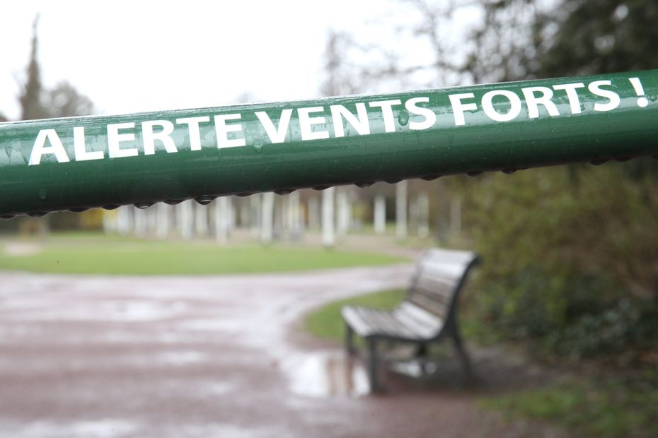 Bouches-du-Rhône Prefecture Warns of Violent Winds with Gusts up to 120 km/h on Sunday, January 7