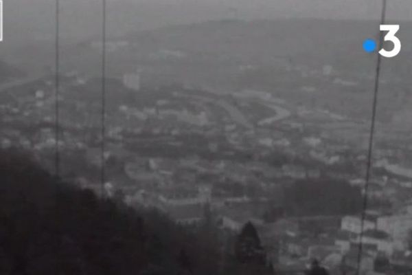 Une vue imprenable depuis la tour panoramique sur Nancy et ses environs au début des années 70.