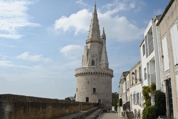 Eric Perrin (présentateur des "Cap Sud Ouest" Nouvelle-Aquitaine) sera en direct de la Tour de la lanterne à La Rochelle.