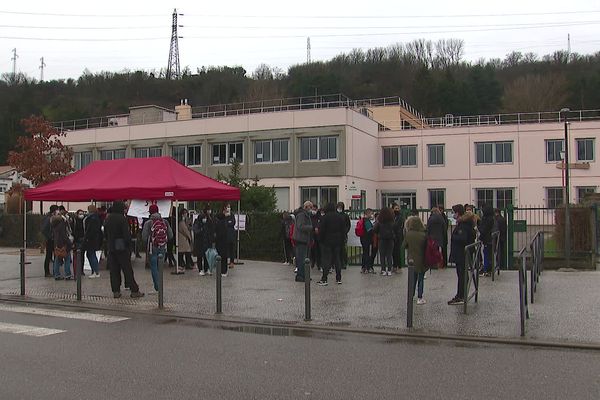 Givors : colère et grève au collège Paul Vallon - 1/2/2021