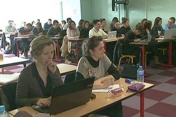 Nîmes - les élèves infirmiers en cours - 3 mars 2014.