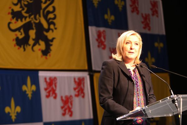 Marine Le Pen salle François Mitterran à Hénin-Beaumont en décembre 2015.