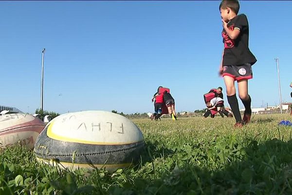 Entraînement de l'école de rugby du Foyer Laïque du Haut-Vernet (FLHV) de Perpignan