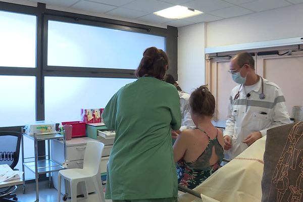 Le nombre de passage aux urgences de l'hôpital d'Auxerre (Yonne) a augmenté, cet hiver, de plus de 30 %