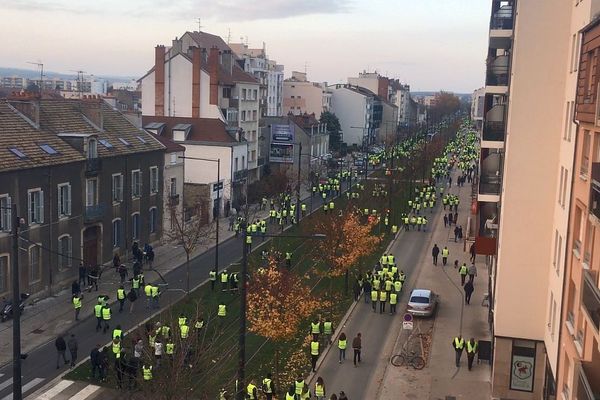 La manifestation des "gilets jaunes" à Dijon samedi 17 novembre 2018