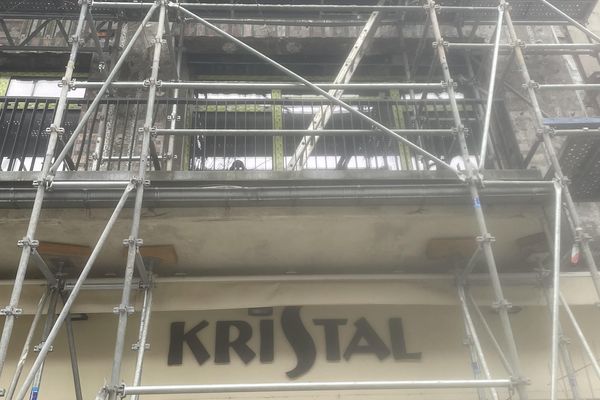 L'emblématique façade du Kristal est en travaux depuis 2021