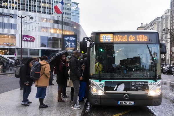 Bus RATP de la ligne 96 (illustration)