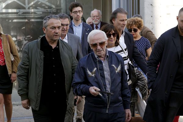 Archives - Lyon, le 21 octobre 2017 - le tournage du remake du film des freres Lumiere "la sortie de l'usine Lumière" dans le cadre du festival Lumière, festival de cinéma de Lyon. Un remake en présence de Charles Aznavour 