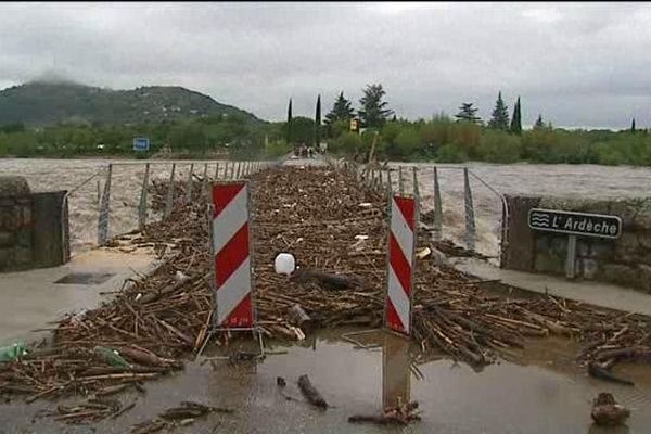 Un pont est coupé- Le 19/09/2014