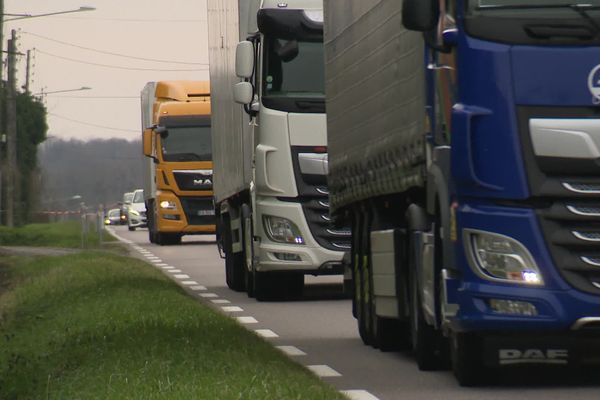 Sur la RN141 entre Limoges et Angoulême, 21 000 véhicules passent chaque jour, 27% sont des poids lourds.