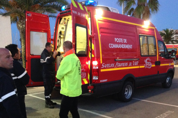 Deux jeunes hommes sont morts noyés dans la nuit du jeudi à vendredi près du port de Hyères  .