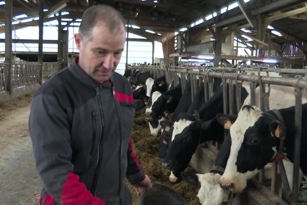 Gilbert Le Goff s'inquiète de l'avenir de la production laitière.