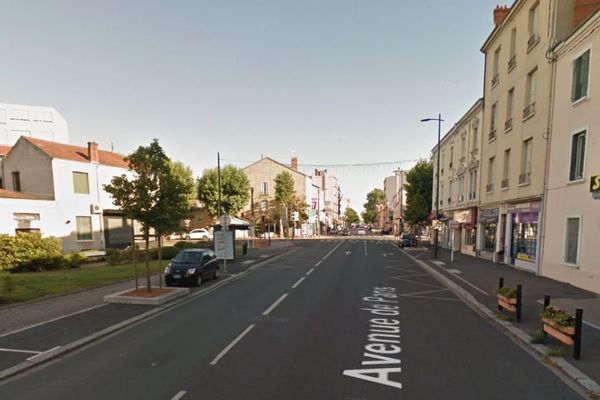 L'accident s'est produit sur l'avenue de Paris, à Roanne.