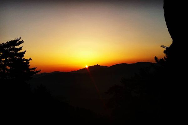 Lever de soleil sur le San Petrone en Haute-Corse