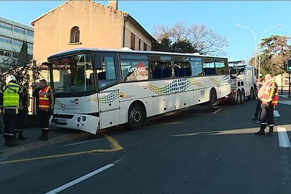 Les freins du car ont lâché en haut de l'avenue Kennedy, à Nîmes.