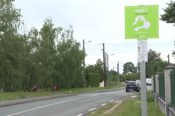 155 panneaux comme celui-ci ont été installés sur tout le territoire du PETR Forêt d'Orléans-Loire-Sologne.