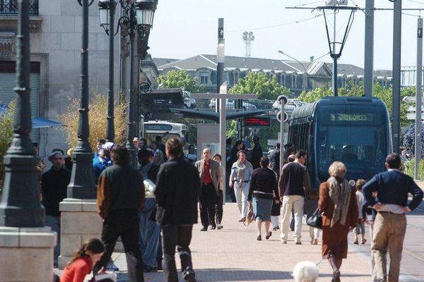 L'accident s'est produit devant la gare