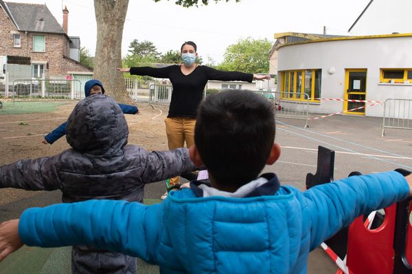 Le sport sur le temps scolaire pourrait, entre autres, être à la charge des communes.