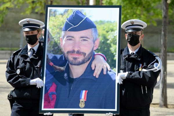 Une cérémonie d'hommage national au brigadier Eric Masson a eu lieu a eu lieu le 11 mai 2021.