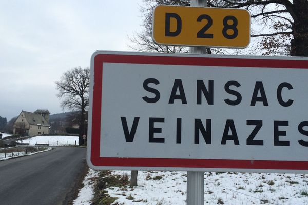 Un agriculteur attend la validation de son projet pour agrandir son exploitation sur des biens de section de la commune de Sansac Veinazès dans le Cantal