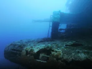 Un cargo de 90 mètres de long, échoué à l’ouest de l’île du Planier le 21 février 1970. 