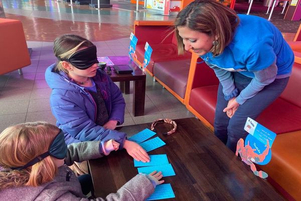 Montpellier - un atelier de sensibilisation au grand public au cinéma Gaumont le 2 avril 2023, lors de la journée mondiale de l'autisme.