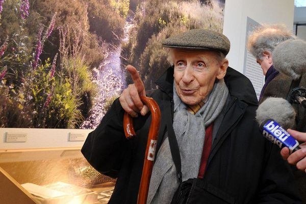 23 mars 2013 Georges-Emmanuel Clanicer remettait le manuscrit du Pain Noir à la BFM de Limoges