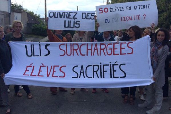 Manifestation ce jeudi soir devant le collège Le Ferronay pour réclamer l'ouverture d'une classe Ulis