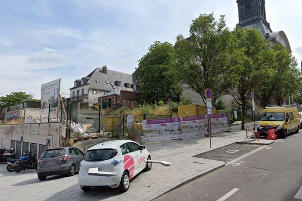 Terrain en friche rue de la Rochefoucault près de la gare de Rouen