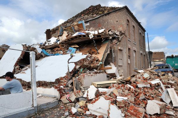 Plus de 1000 foyers ont été touchés par la tornade du 3 août 2008, à Hautmont (Nord).