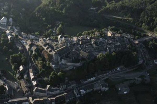 Salvetat :  ces cités rurales créées en Occitanie entre les 11e et 12e  siècles à l’initiative de l’Eglise dans le cadre de la Paix de Dieu