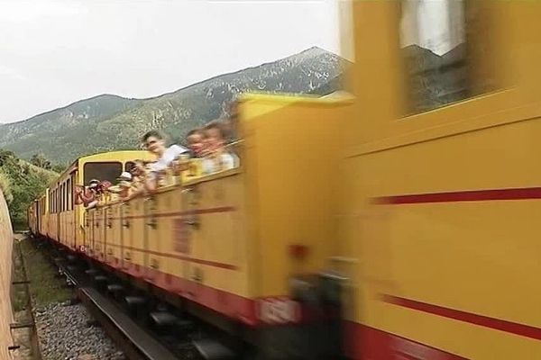 La montée en train jaune dans les Pyrénées est une activité touristique phare du Pays catalan.