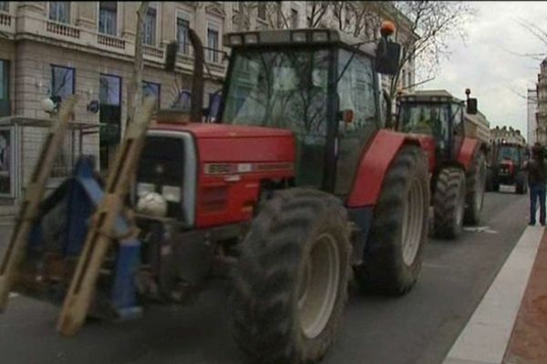 Des tracteurs dans la ville, le 12 avril