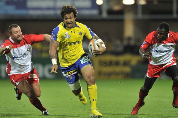 Sione Lauaki lors du match de Top 14 entre l'ASM Clermont Auvergne et Biarritz Olympique au stade Marcel Michelin, le 13 mai 2011. Clermont avait gagné 27 à 17. 