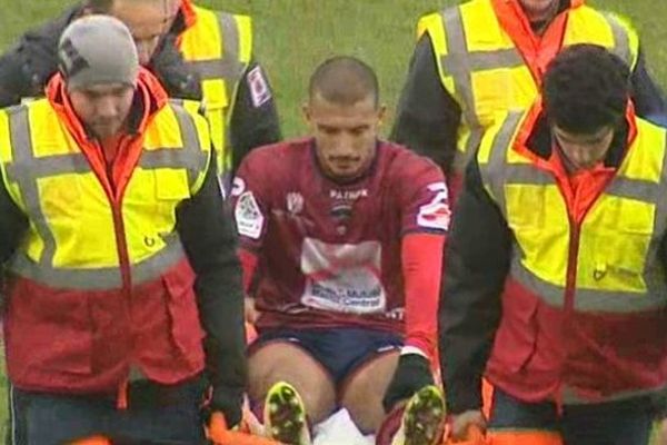 Le 24 janvier, le Clermontois Idriss Saadi a quitté le match contre Châteauroux sur une civière. Pour lui, la saison est terminée. Le Clermont Foot a une semaine pour lui trouver un remplaçant.