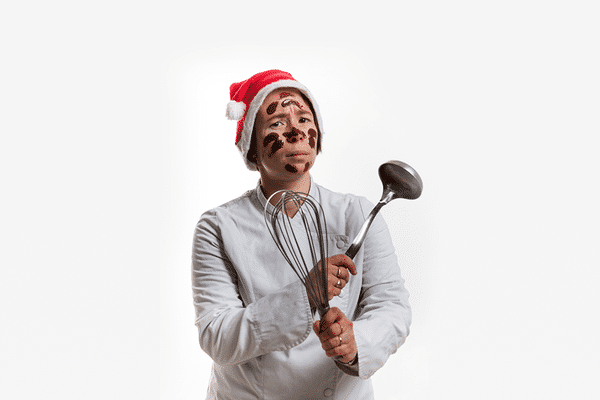 La pâtissière Cécile Chapelon de la chocolaterie Les Gourmands disent barbouillée par le photographe Fabrice Beauvois