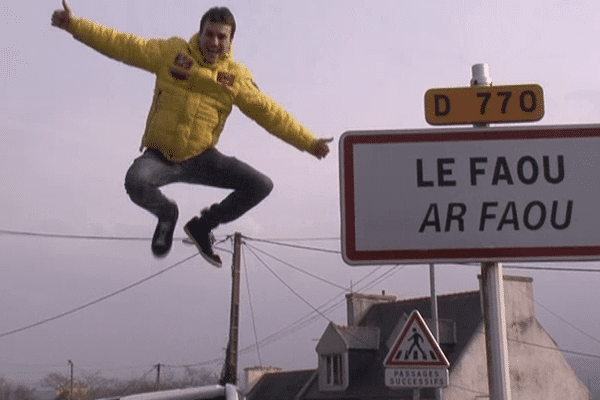 Clément Leroy fait le tour de France des communes aux noms insolites