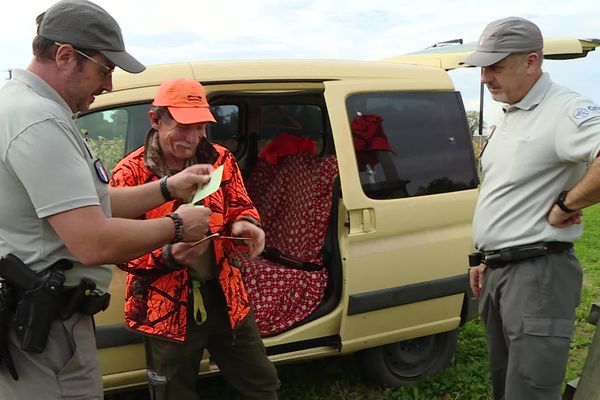 Les agents de l'OFB organisent régulièrement des contrôles avec les fédérations de chasse.