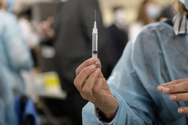 Les plus de 50 ans peuvent bénéficier de la vaccination depuis ce lundi 10 mai.