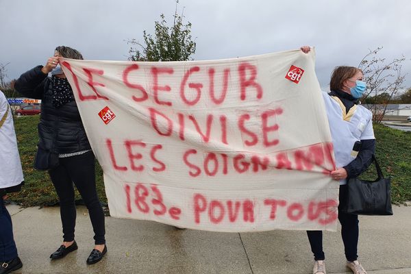 Les aides soignantes à domicile mobilisées à Barentin : elles s'estiment exclues des mesures du Segur de la santé.