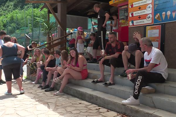 Les habitants sinistrés de Blendecques (Pas-de-Calais) sont arrivés samedi 29 juillet au camping Le Bel Été, à Anduze (Gard), où ils sont invités à passer une semaine.