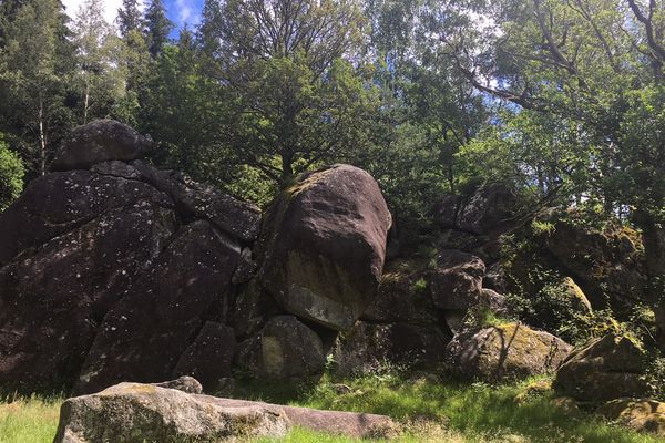 C'est du haut de ce chaos rocheux que le diable aurait dirigé les "travaux" pour dévier le cours d'eau