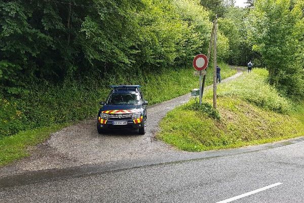 Les gendarmes ont notamment investi une maison isolée près de Bélesta (Ariège)