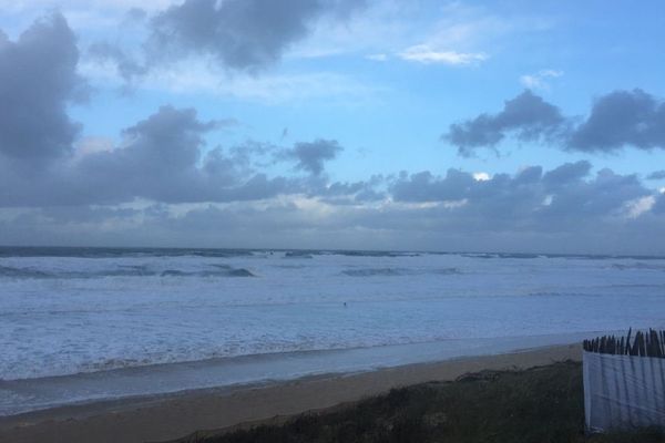 La plage de Lacanau (33) ce lundi matin.